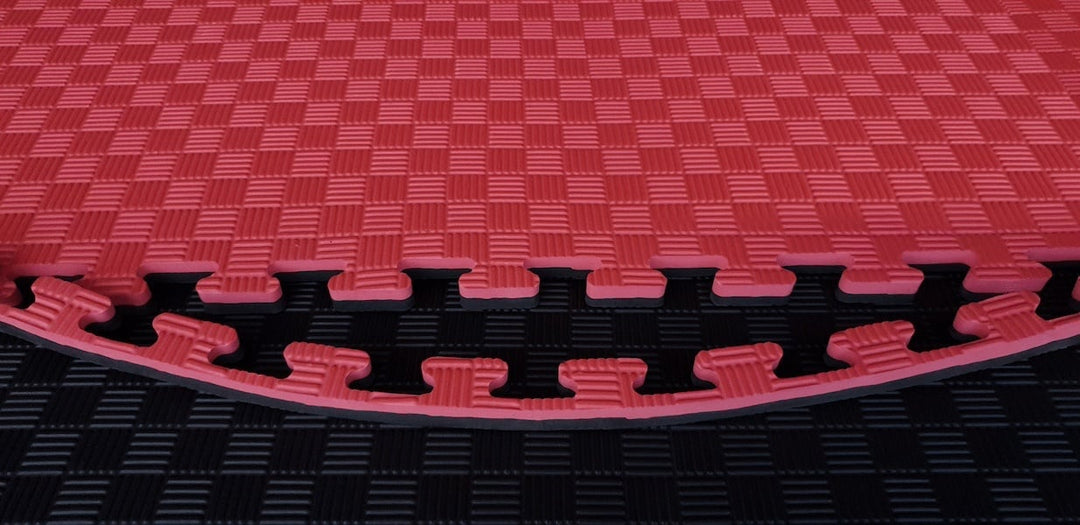 Sportvloer-puzzelmat-zwart-rood